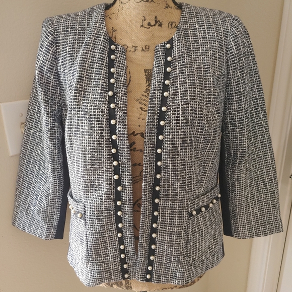 White House Black Market Jackets & Blazers - WHBM Tweed Blazer with Pearl Detail size 14